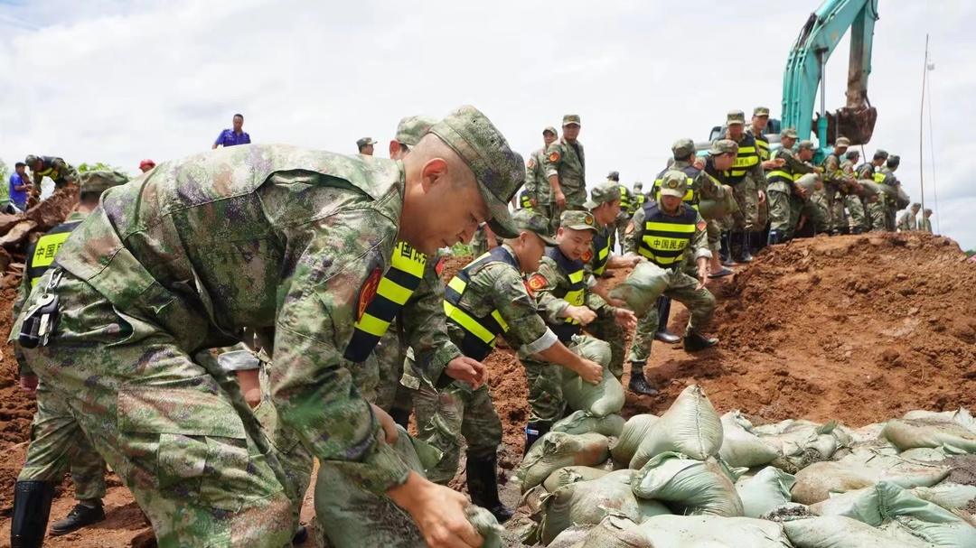 《湖南黨建國企》蒸水河突發險情? 衡鋼民兵火速馳援